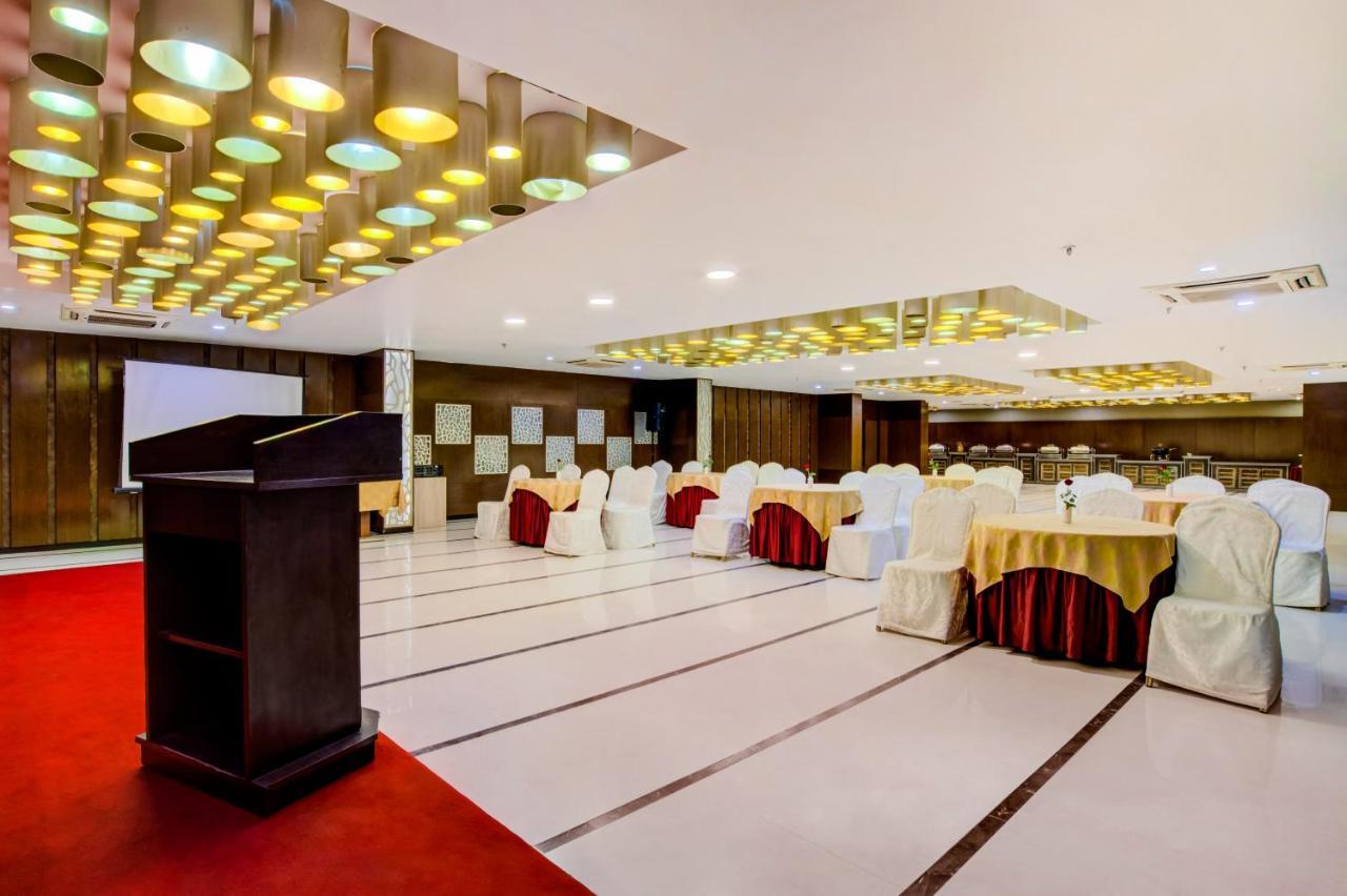 Milestone Hotel And Banquets Shiliguri Exterior foto
